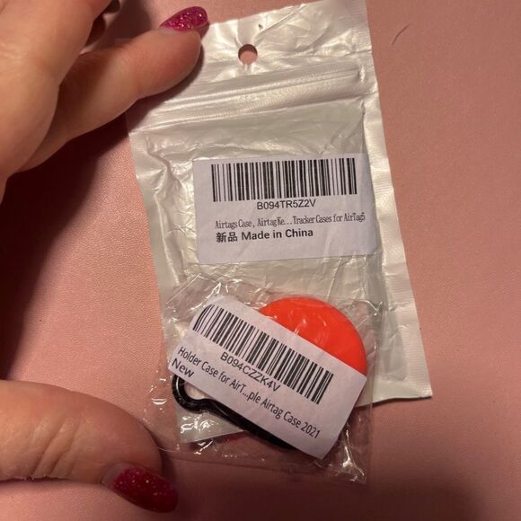 NEW 4 Apple AirTags Cases Orange,  Clear and Super Hero NEW - Picture 7 of 8